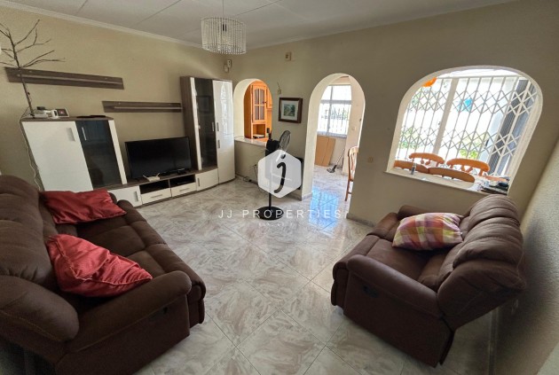 D'occasion - Chalet -
Torrevieja - Costa Blanca