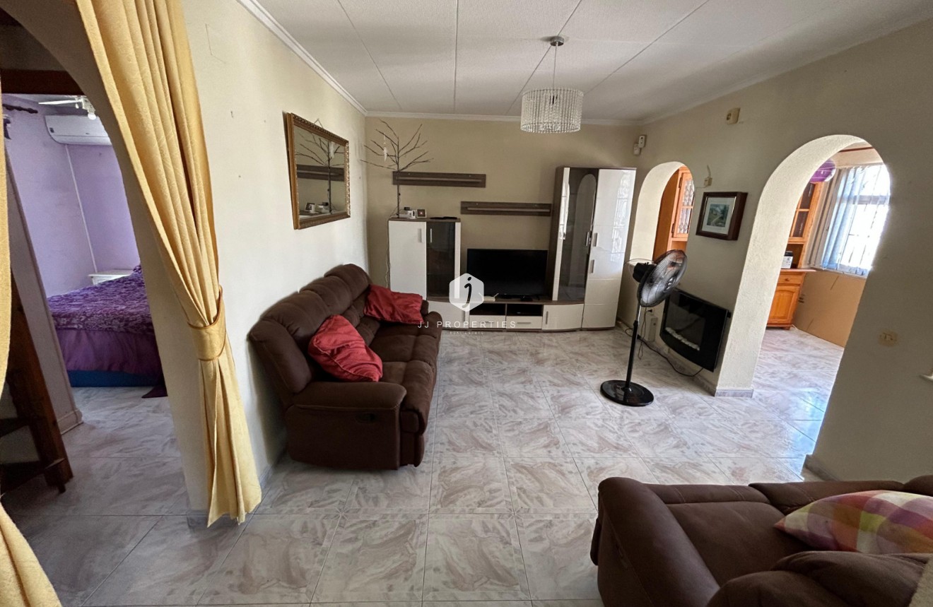 D'occasion - Chalet -
Torrevieja - Costa Blanca