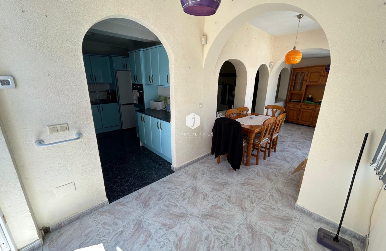 D'occasion - Chalet -
Torrevieja - Costa Blanca