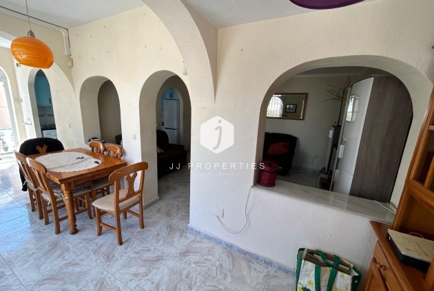 D'occasion - Chalet -
Torrevieja - Costa Blanca