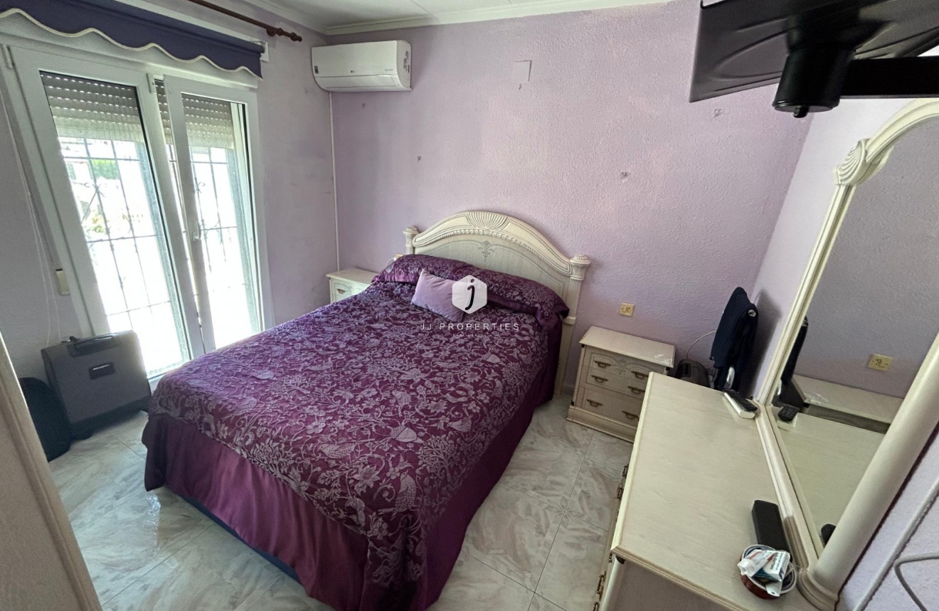 D'occasion - Chalet -
Torrevieja - Costa Blanca