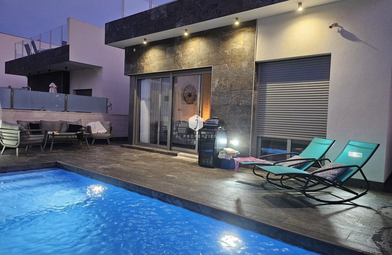 Segunda mano - Villa -
Orihuela Costa - Costa Blanca