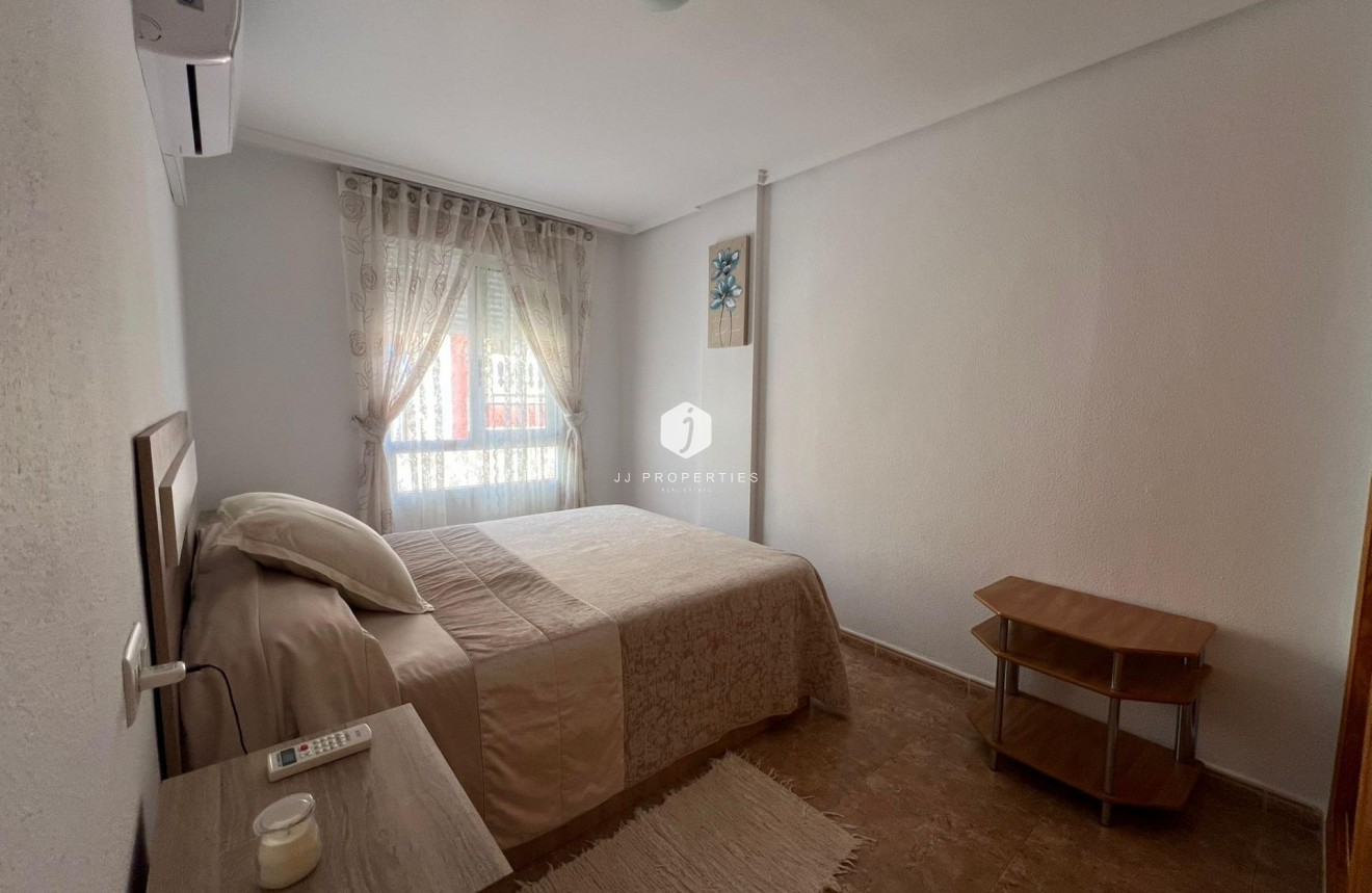 Segunda mano - Apartamento / piso -
Torrevieja - Playa de los Locos