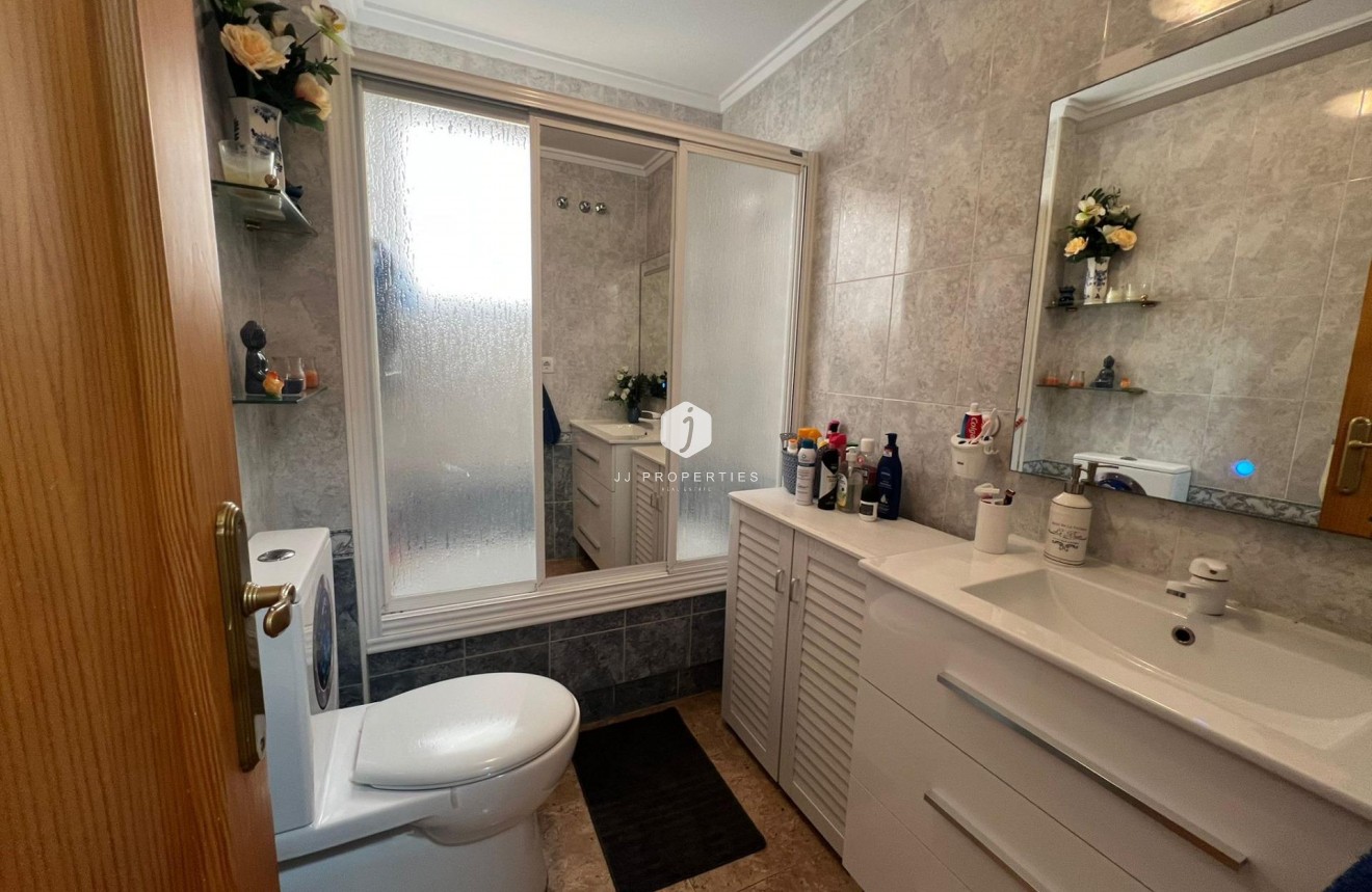 Segunda mano - Apartamento / piso -
Torrevieja - Playa de los Locos