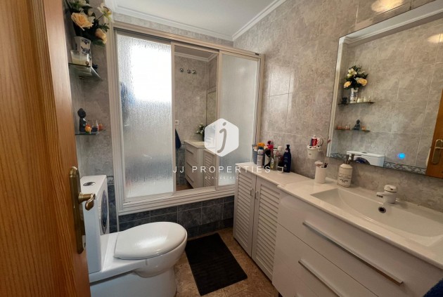 Segunda mano - Apartamento / piso -
Torrevieja - Playa de los Locos