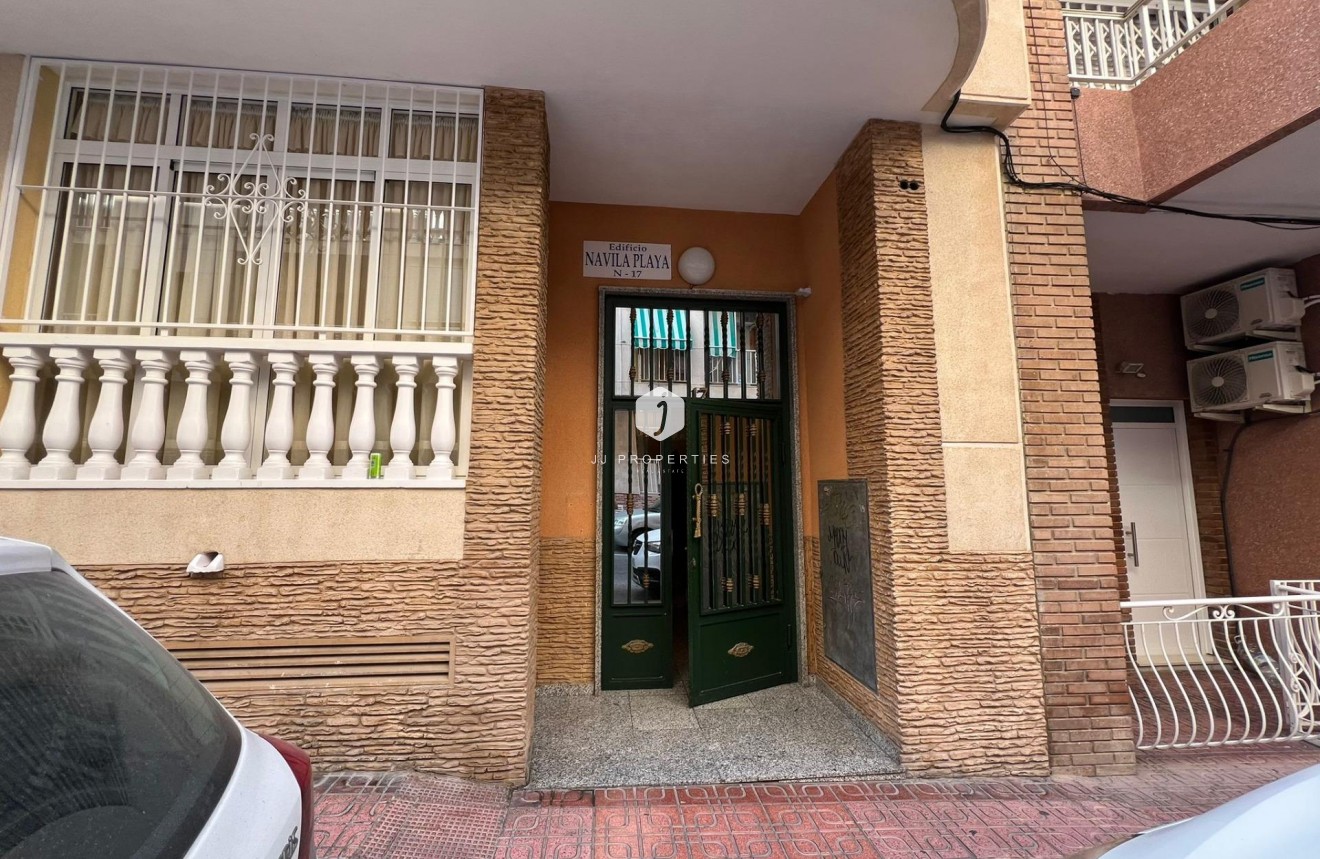 Segunda mano - Apartamento / piso -
Torrevieja - Playa de los Locos