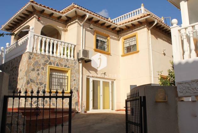 Segunda mano - Villa -
La Zenia - Costa Blanca