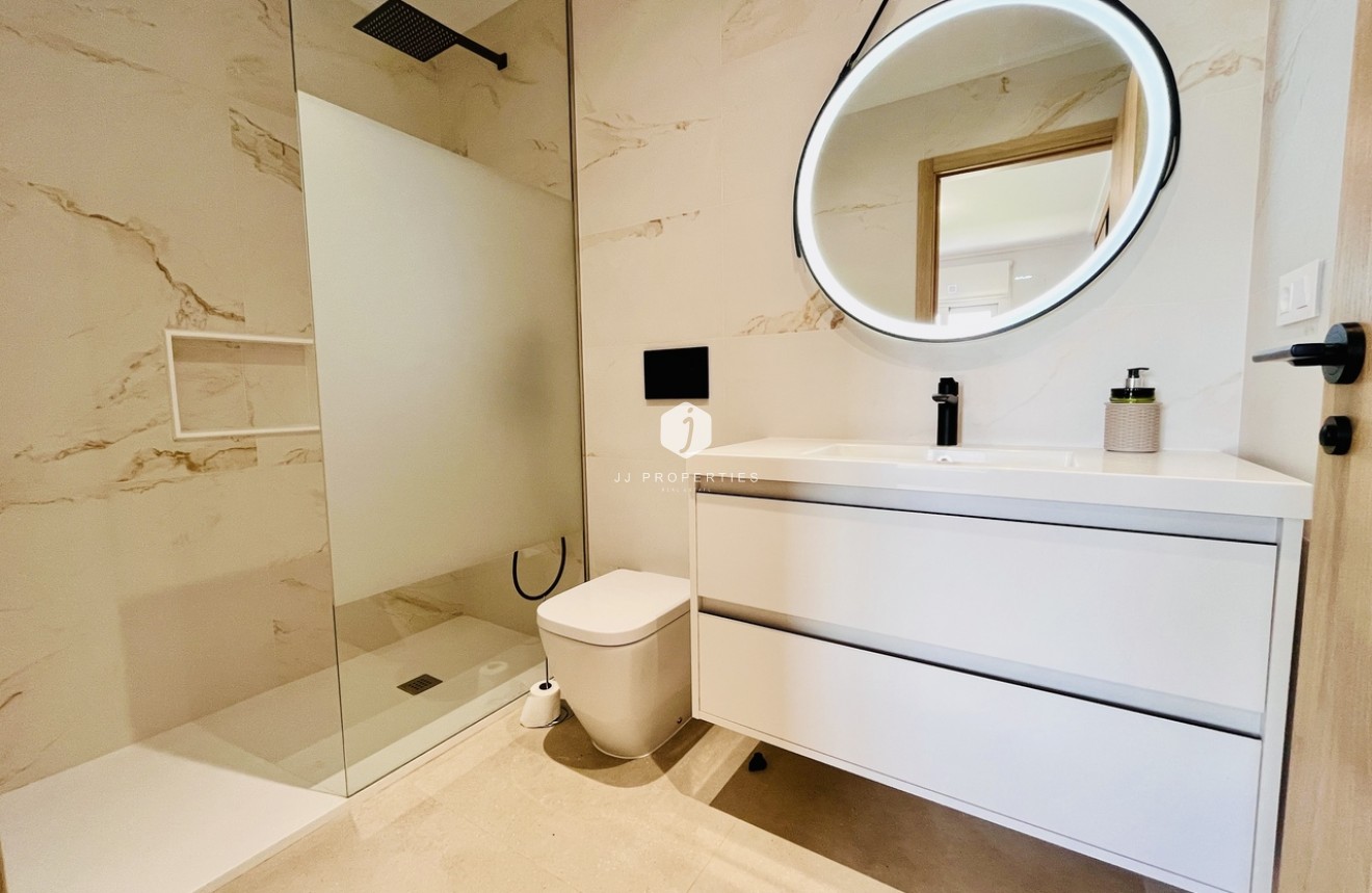 Segunda mano - Apartamento / piso -
El Raso - Costa Blanca