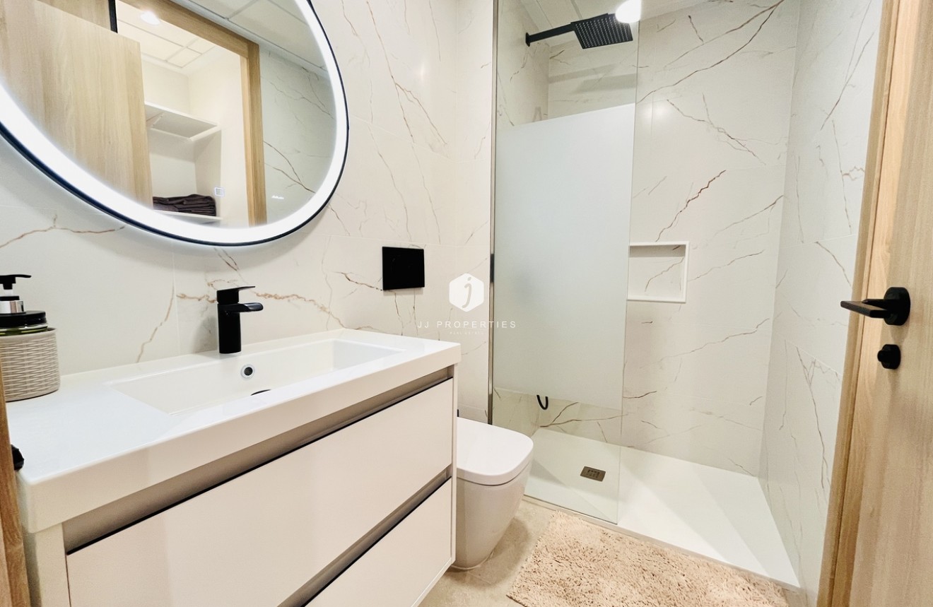 Segunda mano - Apartamento / piso -
El Raso - Costa Blanca