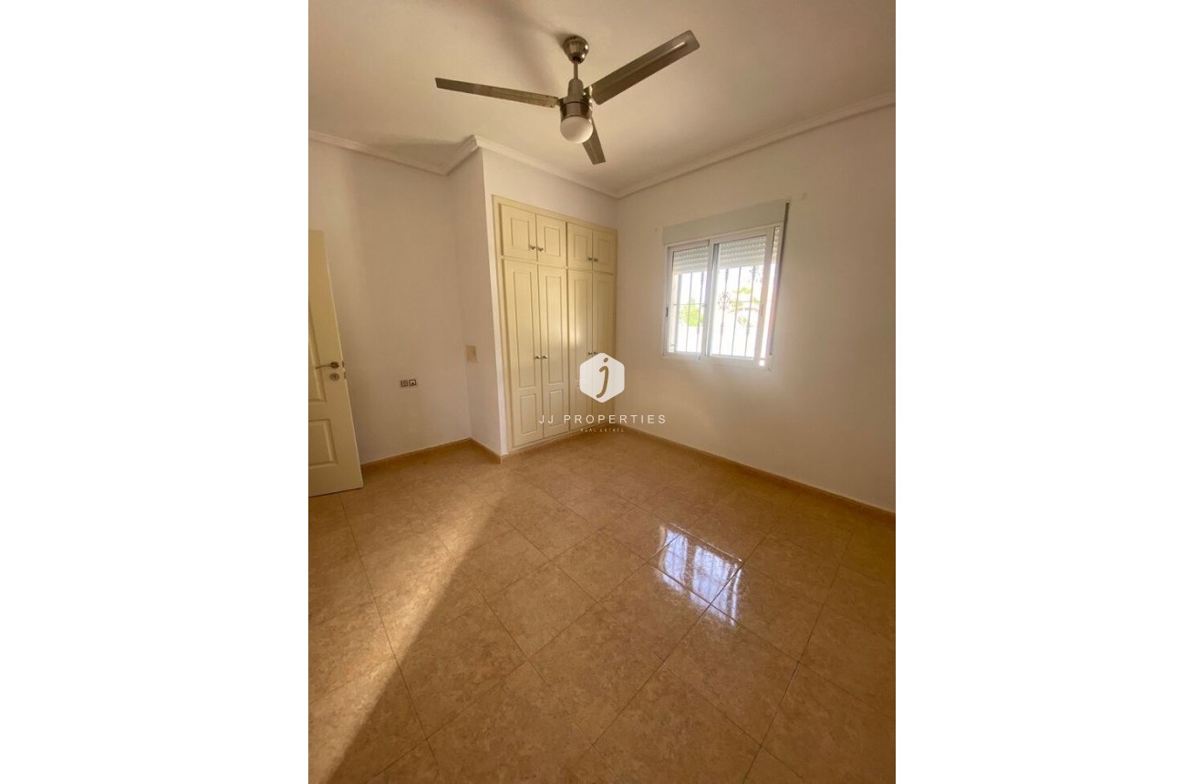 Segunda mano - Villa -
Catral - Costa Blanca