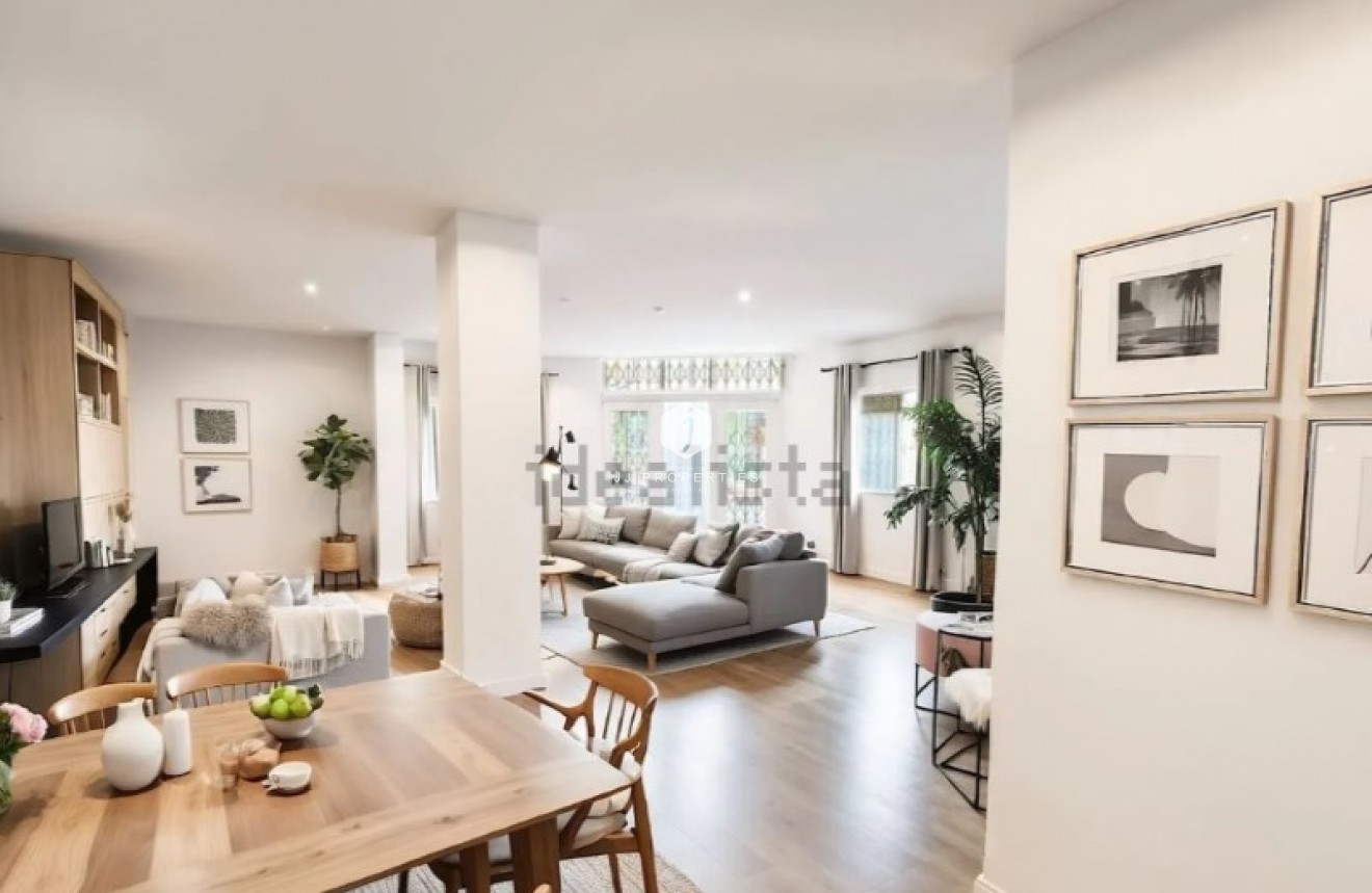 D'occasion - Appartement -
Torrevieja - Costa Blanca