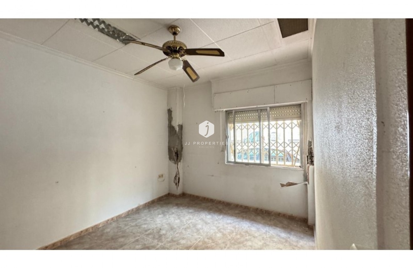 D'occasion - Appartement -
Torrevieja - Costa Blanca