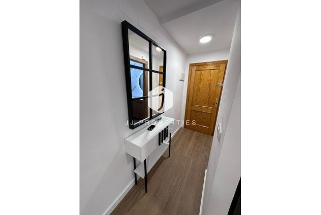 D'occasion - Appartement -
Torrevieja - Playa del Cura