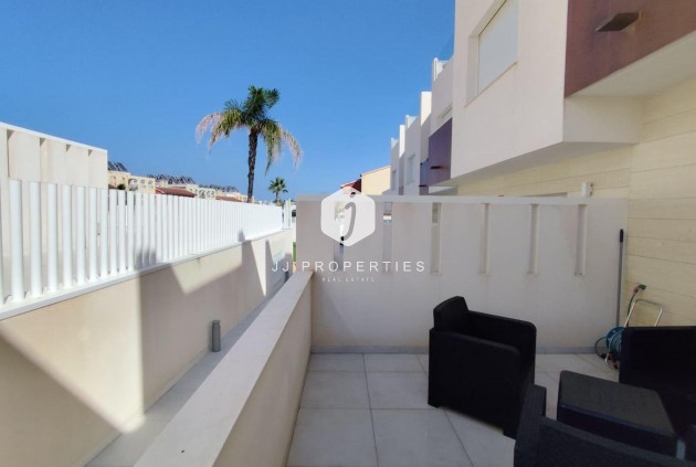 Z drugiej ręki - Szalet -
Torrevieja - aguas nuevas