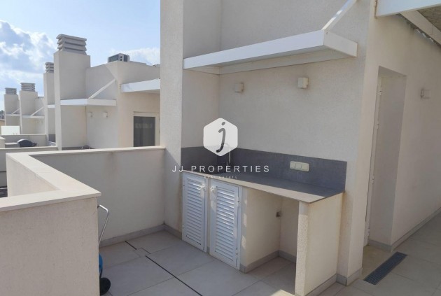 Z drugiej ręki - Szalet -
Torrevieja - aguas nuevas