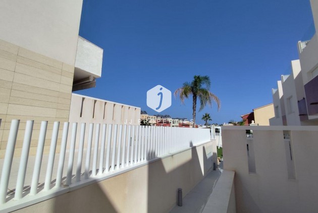 Z drugiej ręki - Szalet -
Torrevieja - aguas nuevas