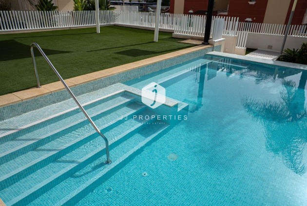 Z drugiej ręki - Szalet -
Torrevieja - aguas nuevas