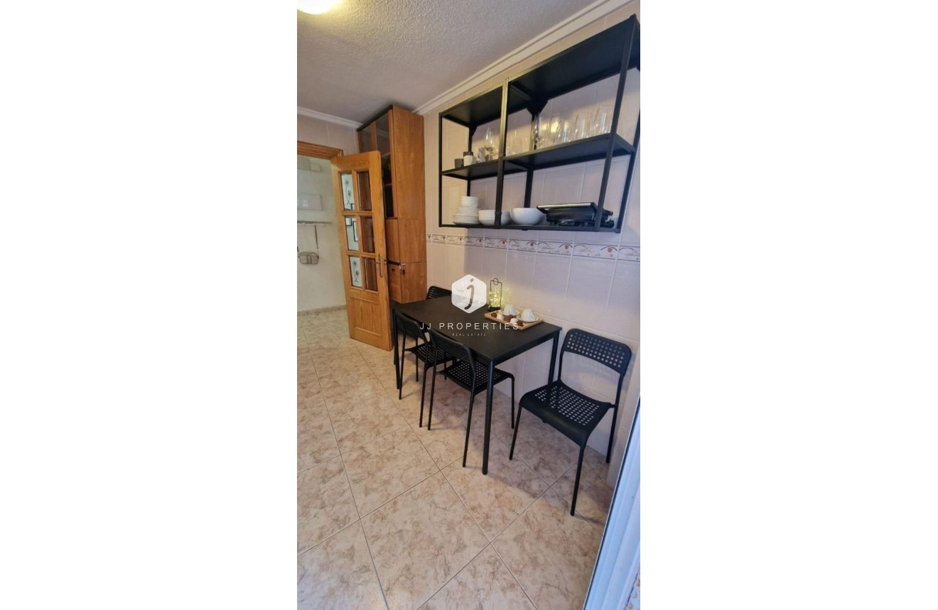 Segunda mano - Apartamento / piso -
Torrevieja - Playa de los Locos