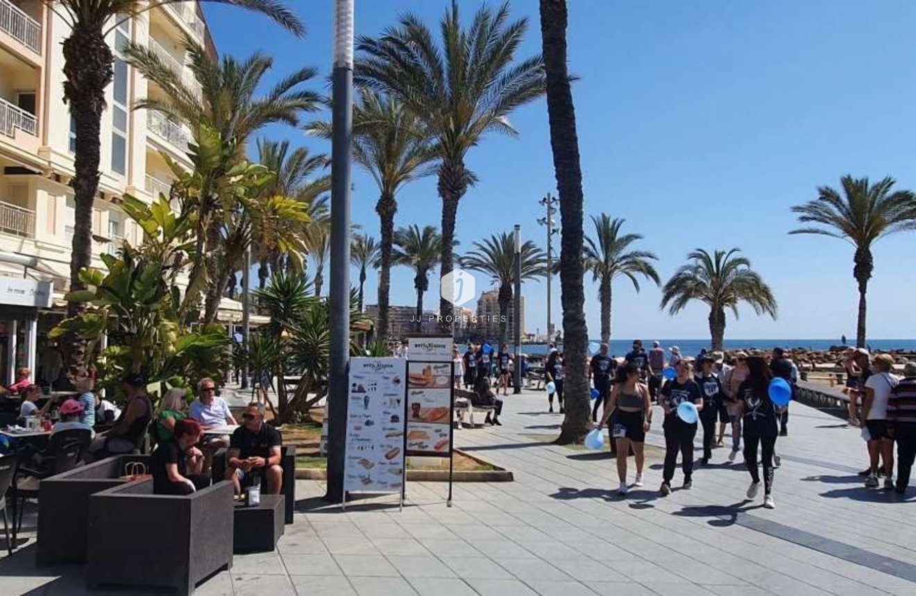 Segunda mano - Apartamento / piso -
Torrevieja - Playa de los Locos