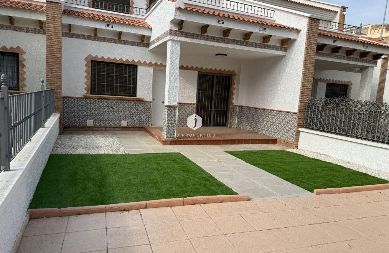 Segunda mano - Chalet -
San Miguel de Salinas - Ciudad De Las Comunicaciones