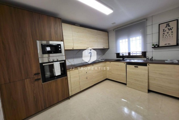 Segunda mano - Chalet -
San Miguel de Salinas - Ciudad De Las Comunicaciones