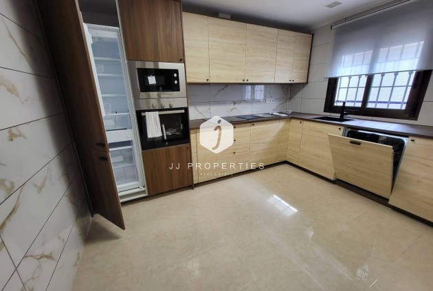 Segunda mano - Chalet -
San Miguel de Salinas - Ciudad De Las Comunicaciones