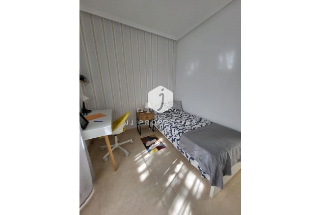 Segunda mano - Chalet -
San Miguel de Salinas - Ciudad De Las Comunicaciones