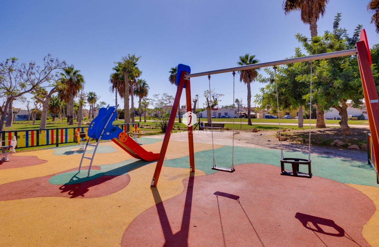 Segunda mano - Chalet -
Torrevieja - Paraje Natural