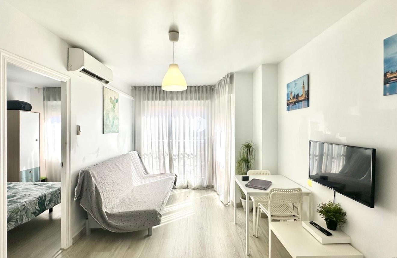 Segunda mano - Apartamento / piso -
Torrevieja - Paseo maritimo