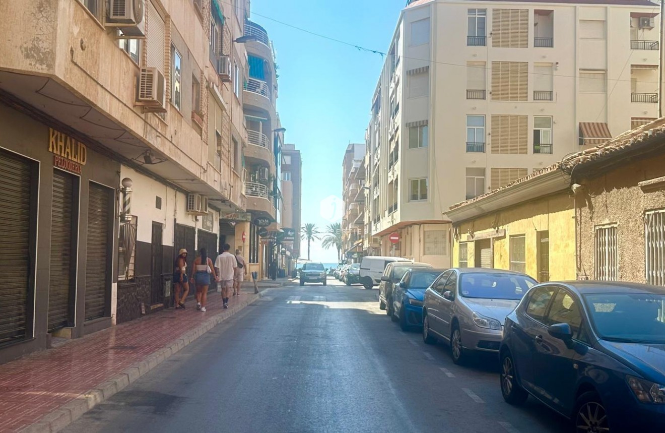Segunda mano - Apartamento / piso -
Torrevieja - Paseo maritimo