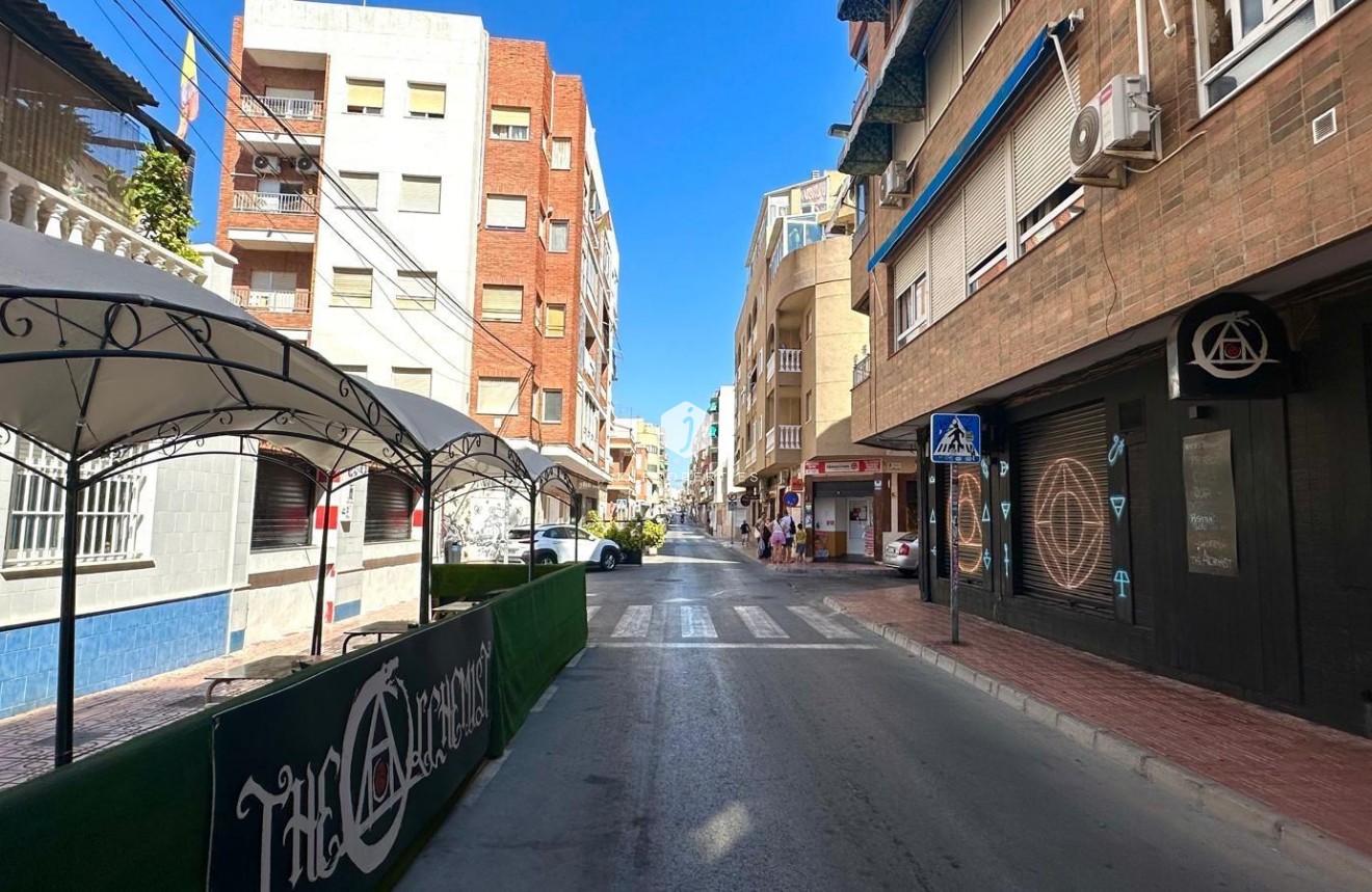 Segunda mano - Apartamento / piso -
Torrevieja - Paseo maritimo