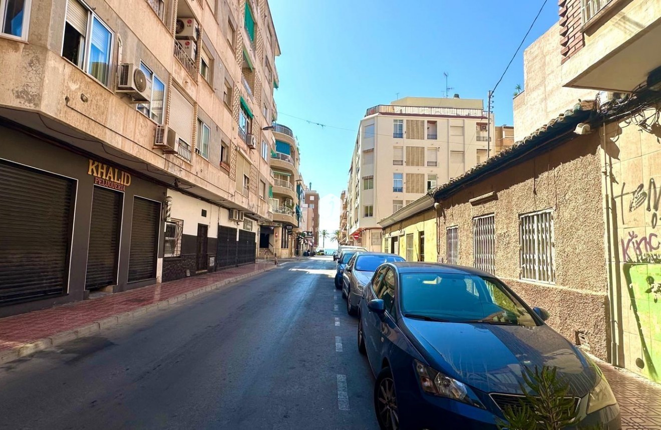 Segunda mano - Apartamento / piso -
Torrevieja - Paseo maritimo