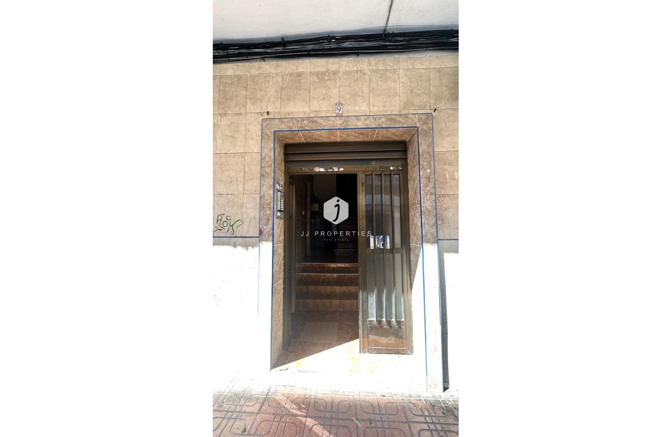 Segunda mano - Apartamento / piso -
Torrevieja - Paseo maritimo