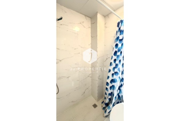 Segunda mano - Apartamento / piso -
Torrevieja - Paseo maritimo