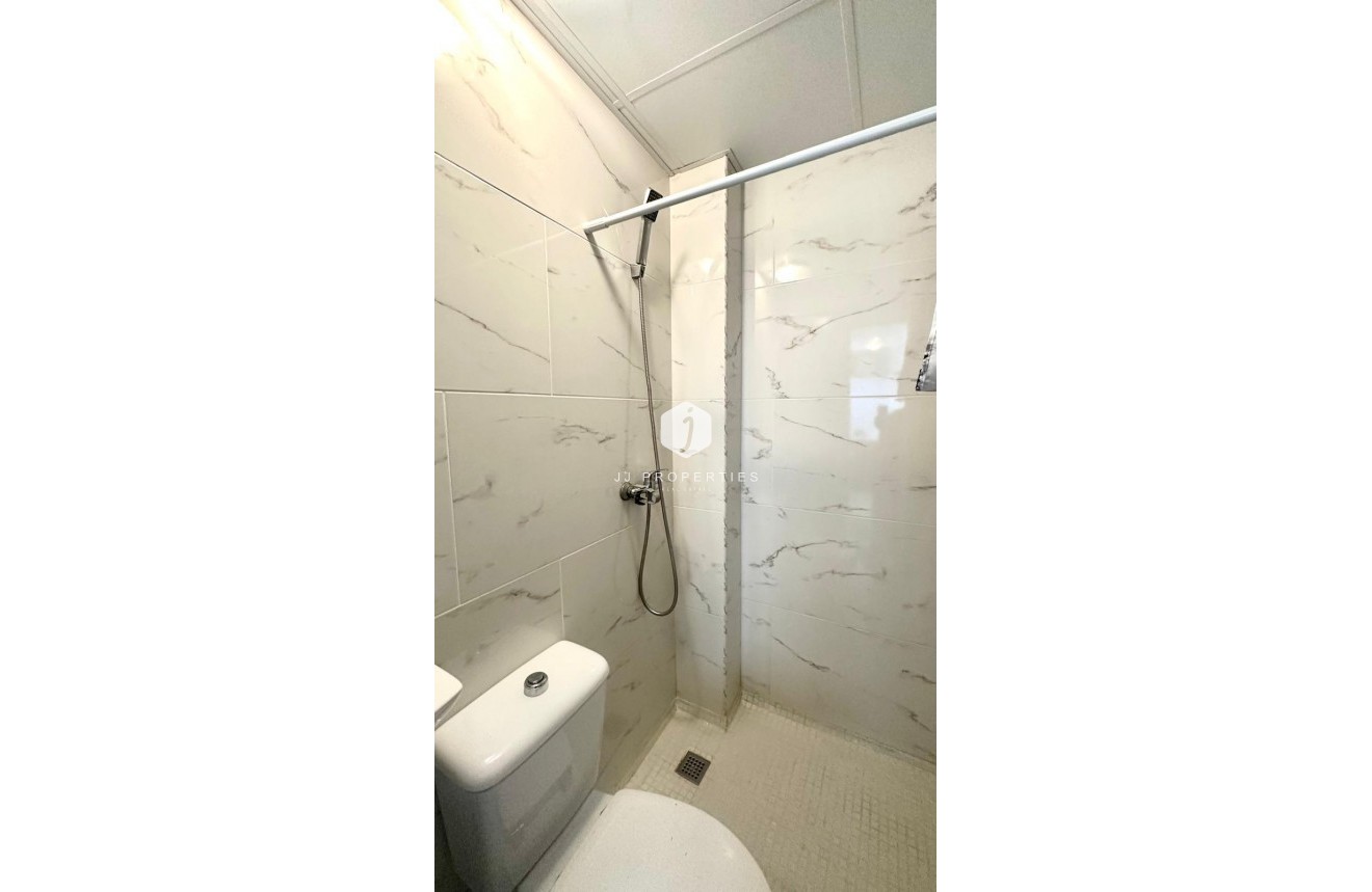 Segunda mano - Apartamento / piso -
Torrevieja - Paseo maritimo