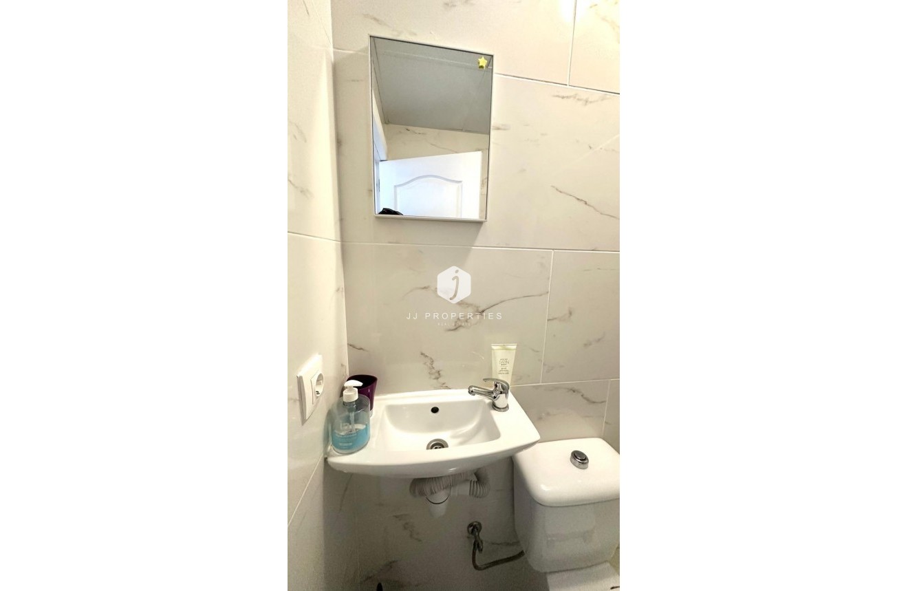 Segunda mano - Apartamento / piso -
Torrevieja - Paseo maritimo