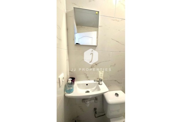 Segunda mano - Apartamento / piso -
Torrevieja - Paseo maritimo