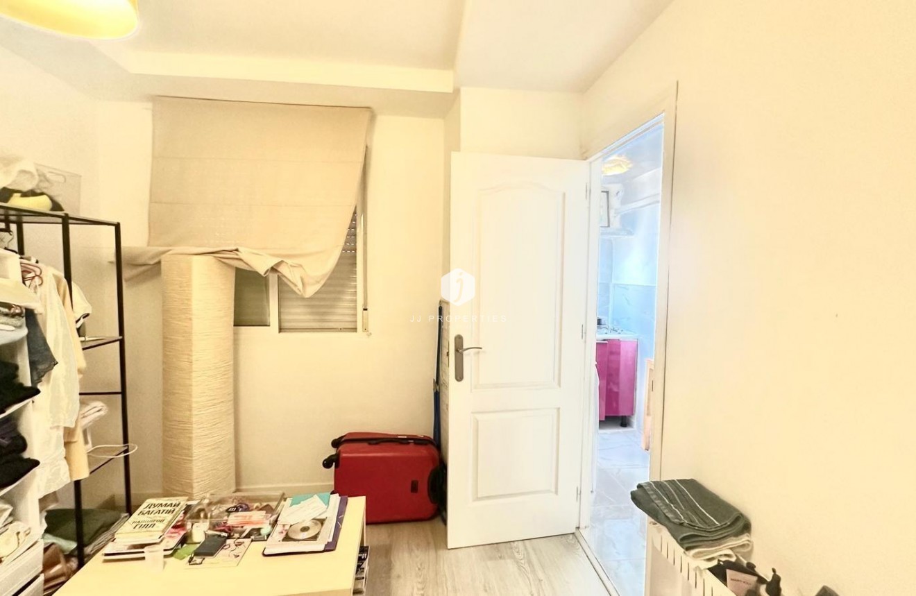 Segunda mano - Apartamento / piso -
Torrevieja - Paseo maritimo