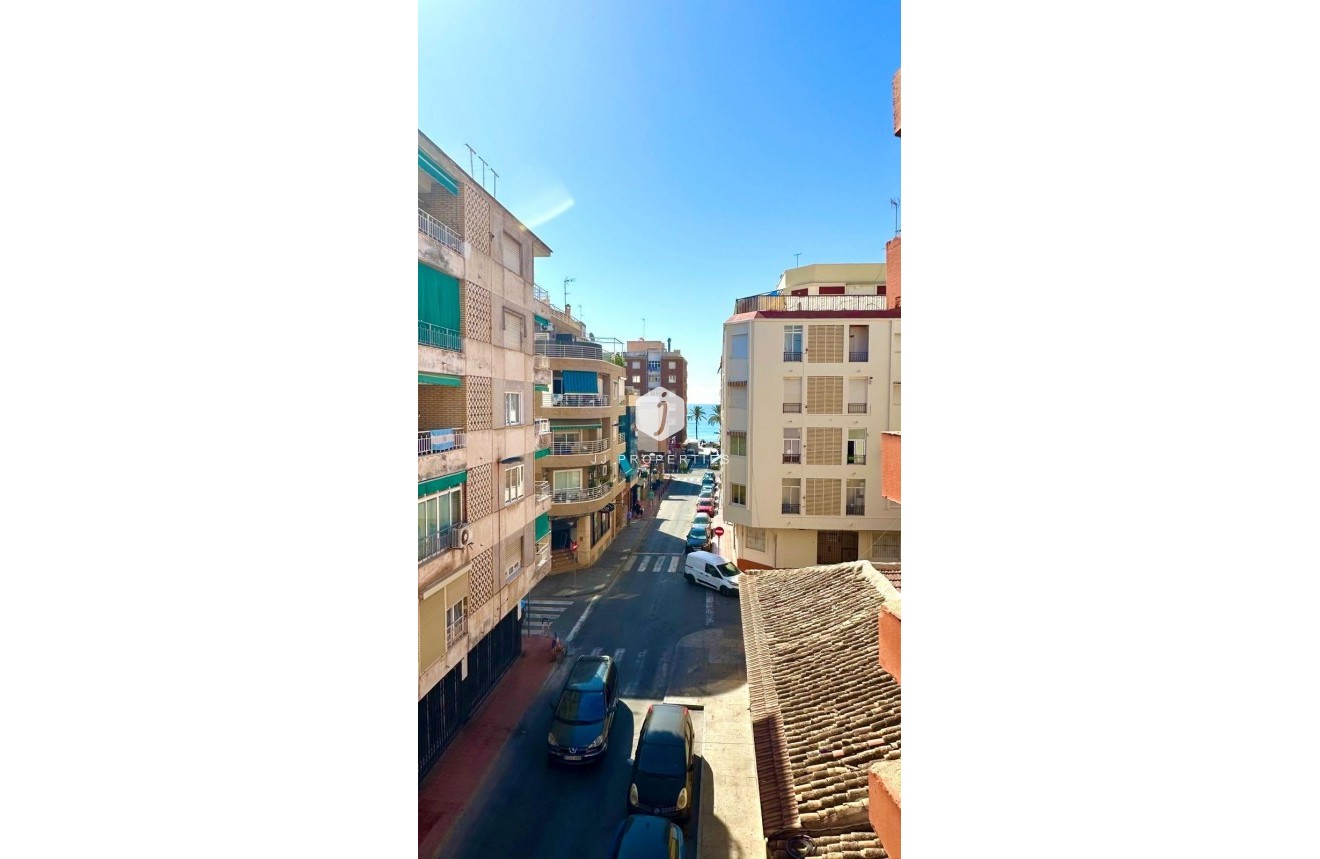 Segunda mano - Apartamento / piso -
Torrevieja - Paseo maritimo