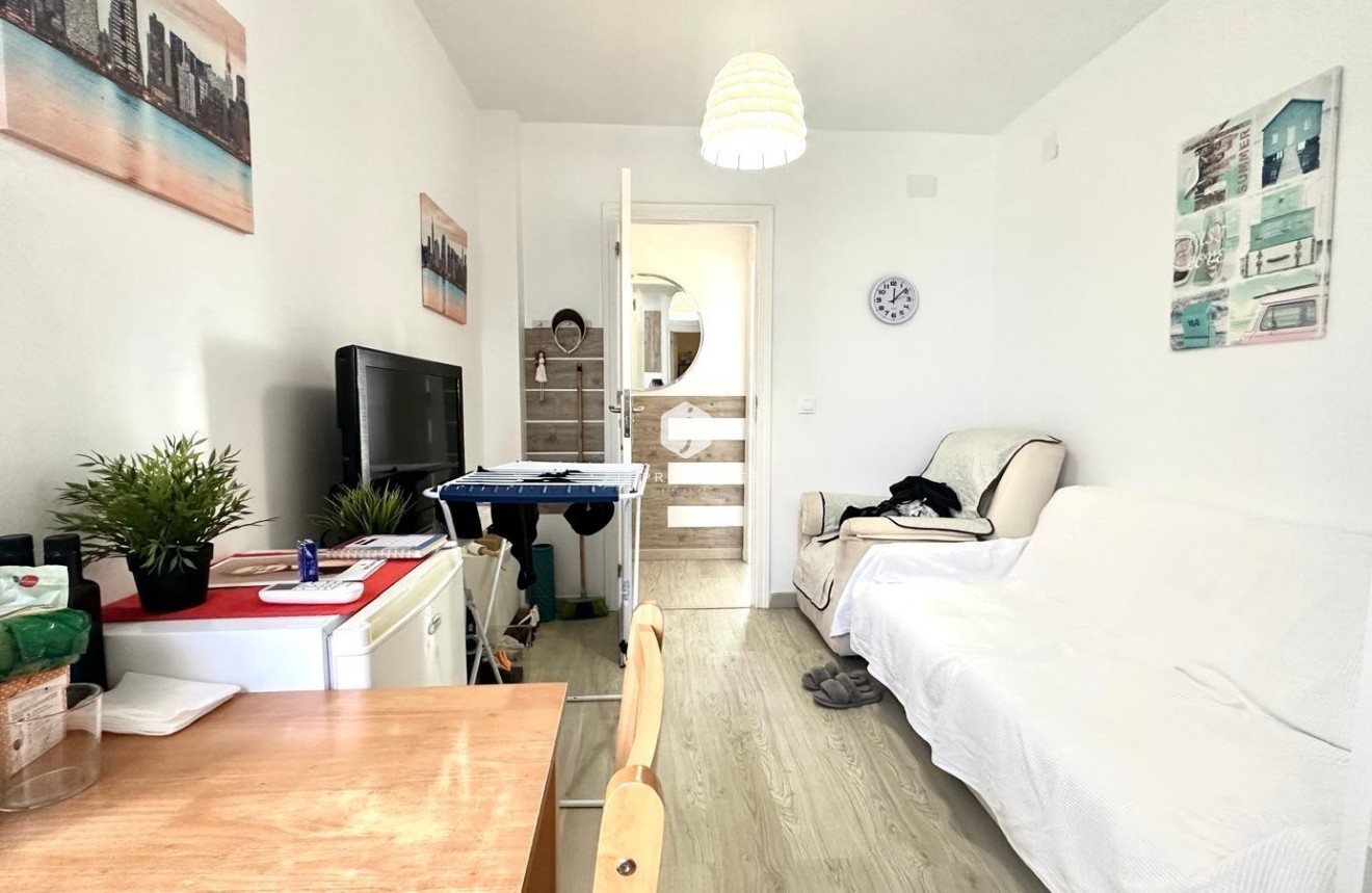 Segunda mano - Apartamento / piso -
Torrevieja - Paseo maritimo