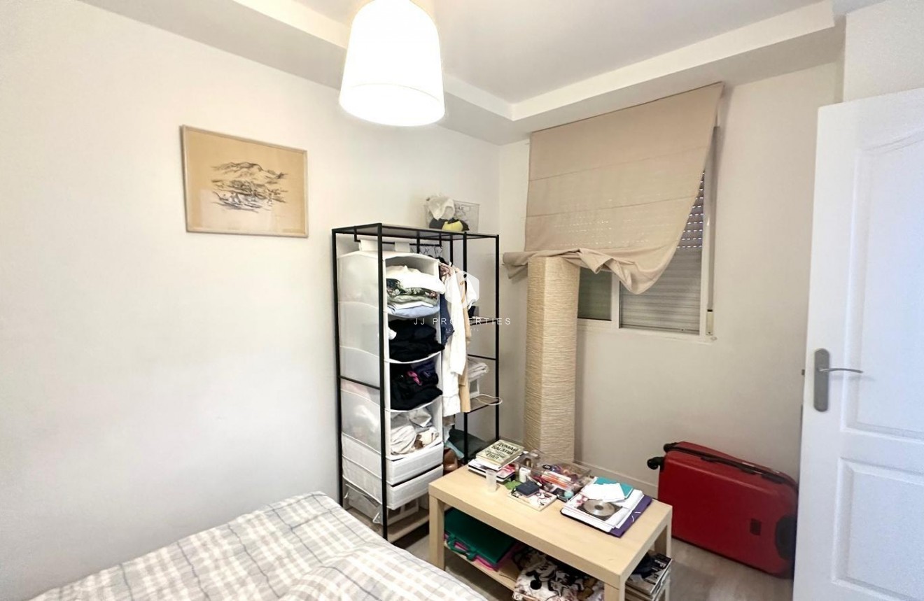 Segunda mano - Apartamento / piso -
Torrevieja - Paseo maritimo