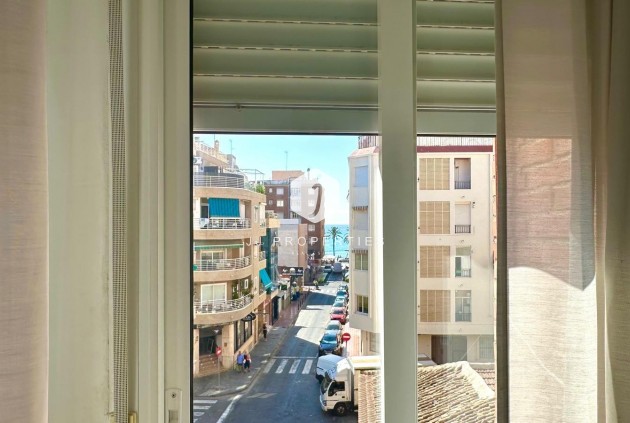 Segunda mano - Apartamento / piso -
Torrevieja - Paseo maritimo