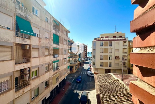 Segunda mano - Apartamento / piso -
Torrevieja - Paseo maritimo