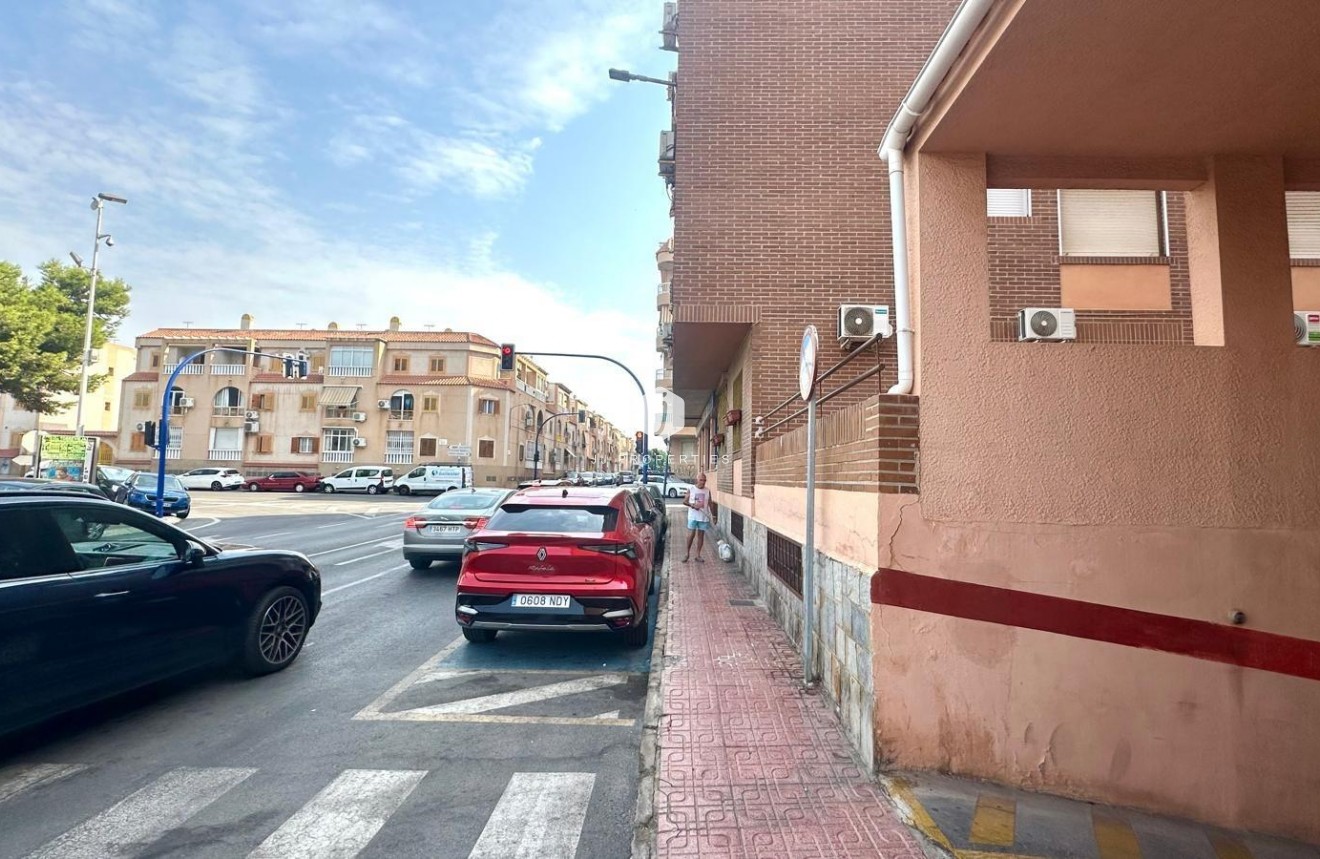Segunda mano - Apartamento / piso -
Torrevieja - Acequion