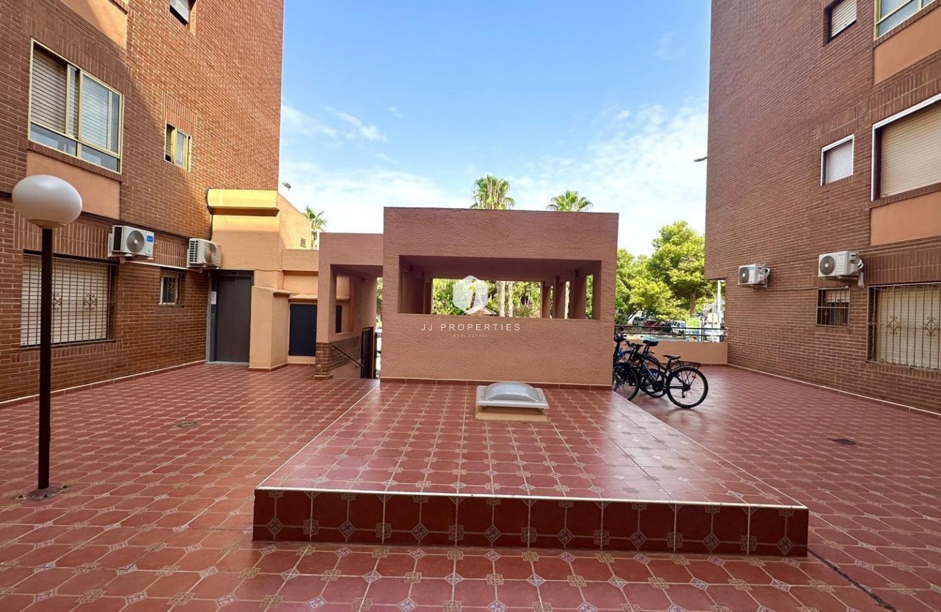 Segunda mano - Apartamento / piso -
Torrevieja - Acequion