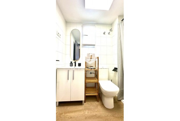 Segunda mano - Apartamento / piso -
Torrevieja - Centro