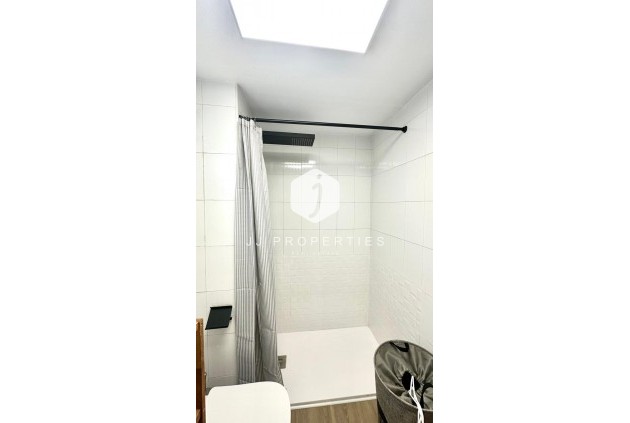 Segunda mano - Apartamento / piso -
Torrevieja - Centro