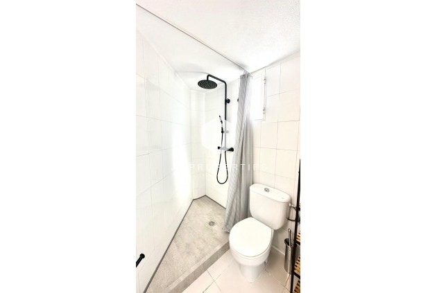 Segunda mano - Apartamento / piso -
Torrevieja - Centro