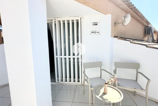 Segunda mano - Apartamento / piso -
Torrevieja - Centro