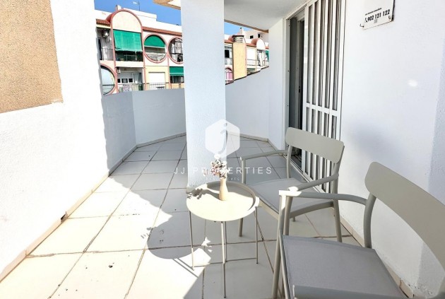 Segunda mano - Apartamento / piso -
Torrevieja - Centro